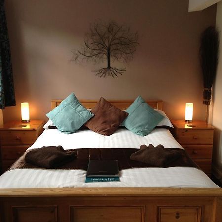 Number 80 Hotell Bowness-on-Windermere Exteriör bild