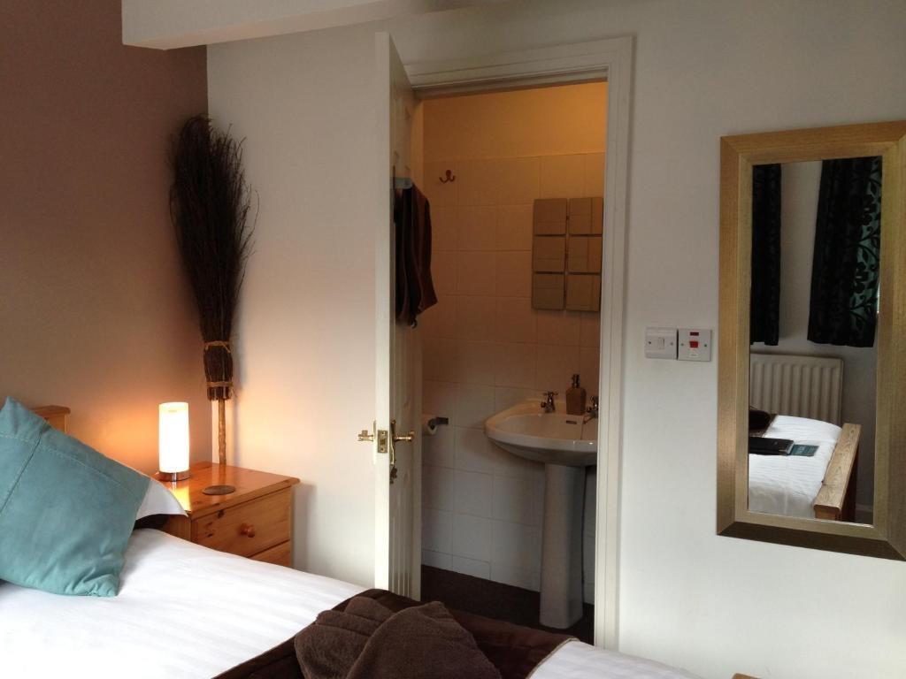 Number 80 Hotell Bowness-on-Windermere Exteriör bild